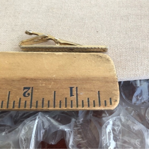 Vintage Signed Avon Tie Clip - Picture 4 of 4